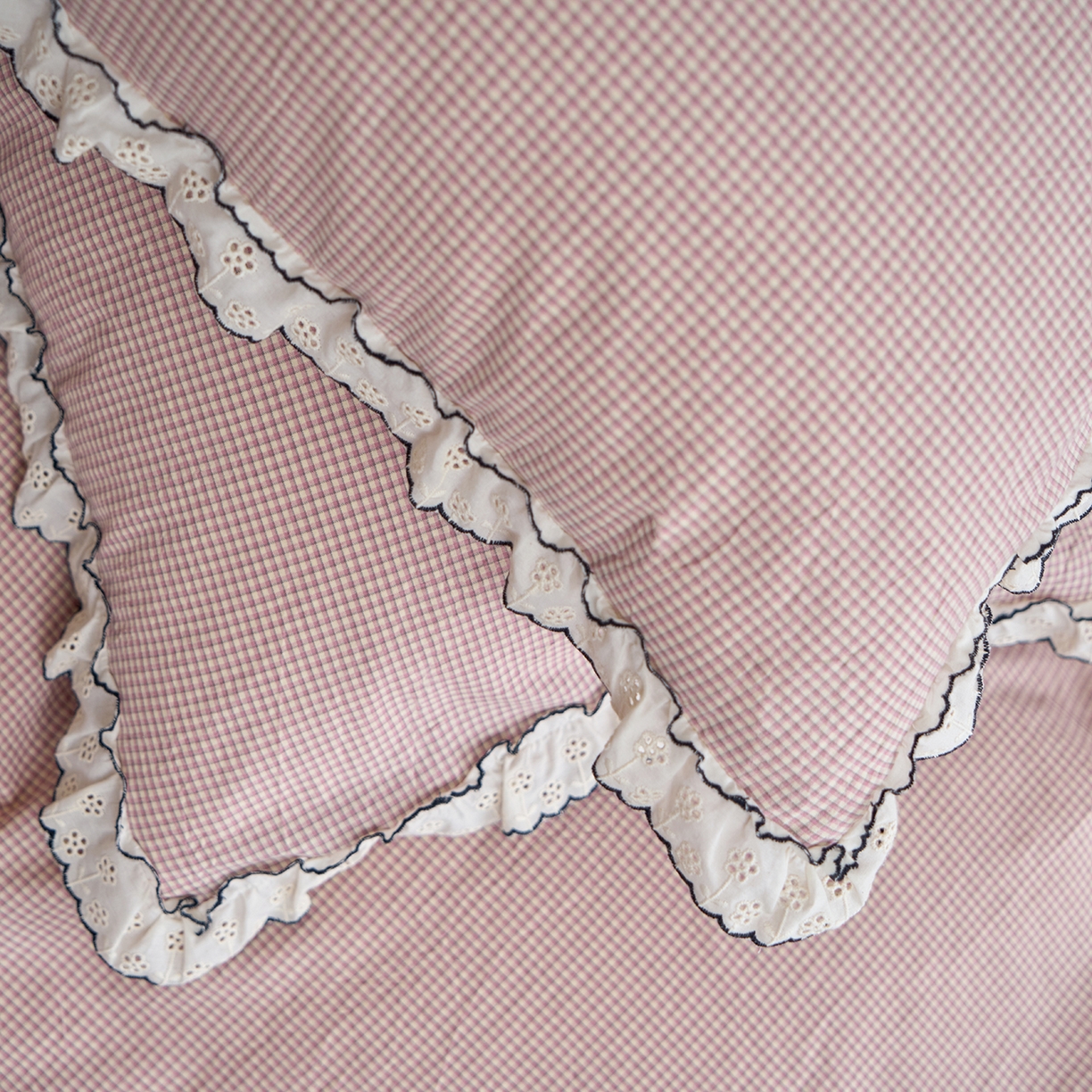 91家纺网 家纺一手货源 找家纺 洋铭区（原狠狠爱）2026新款色织水洗棉花边四件套系列 控价：控价劵后不得低于 178元/218元/238元 小米格·粉