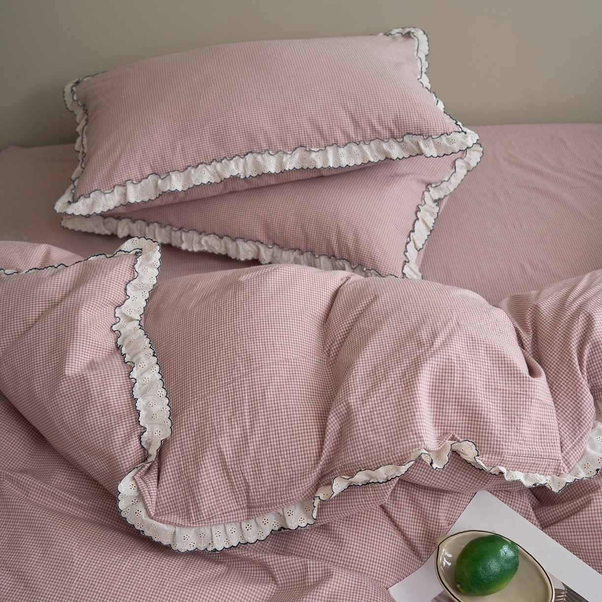 91家纺网 家纺一手货源 找家纺 洋铭区（原狠狠爱）2026新款色织水洗棉花边四件套系列 控价：控价劵后不得低于 178元/218元/238元 小米格·粉