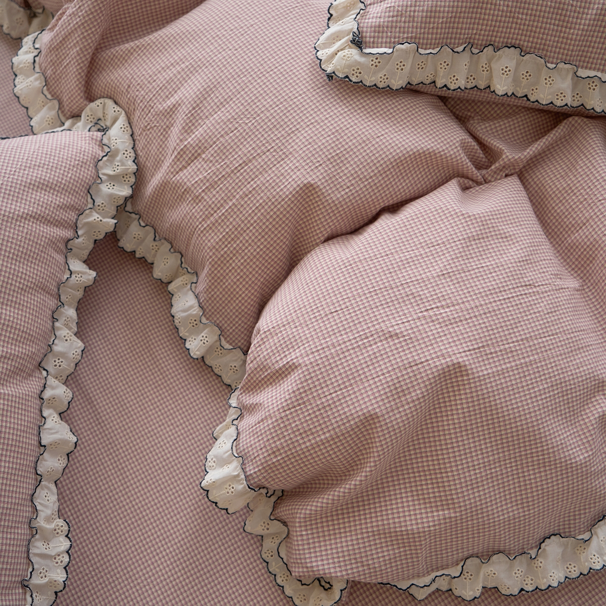 91家纺网 家纺一手货源 找家纺 洋铭区（原狠狠爱）2026新款色织水洗棉花边四件套系列 控价：控价劵后不得低于 178元/218元/238元 小米格·粉