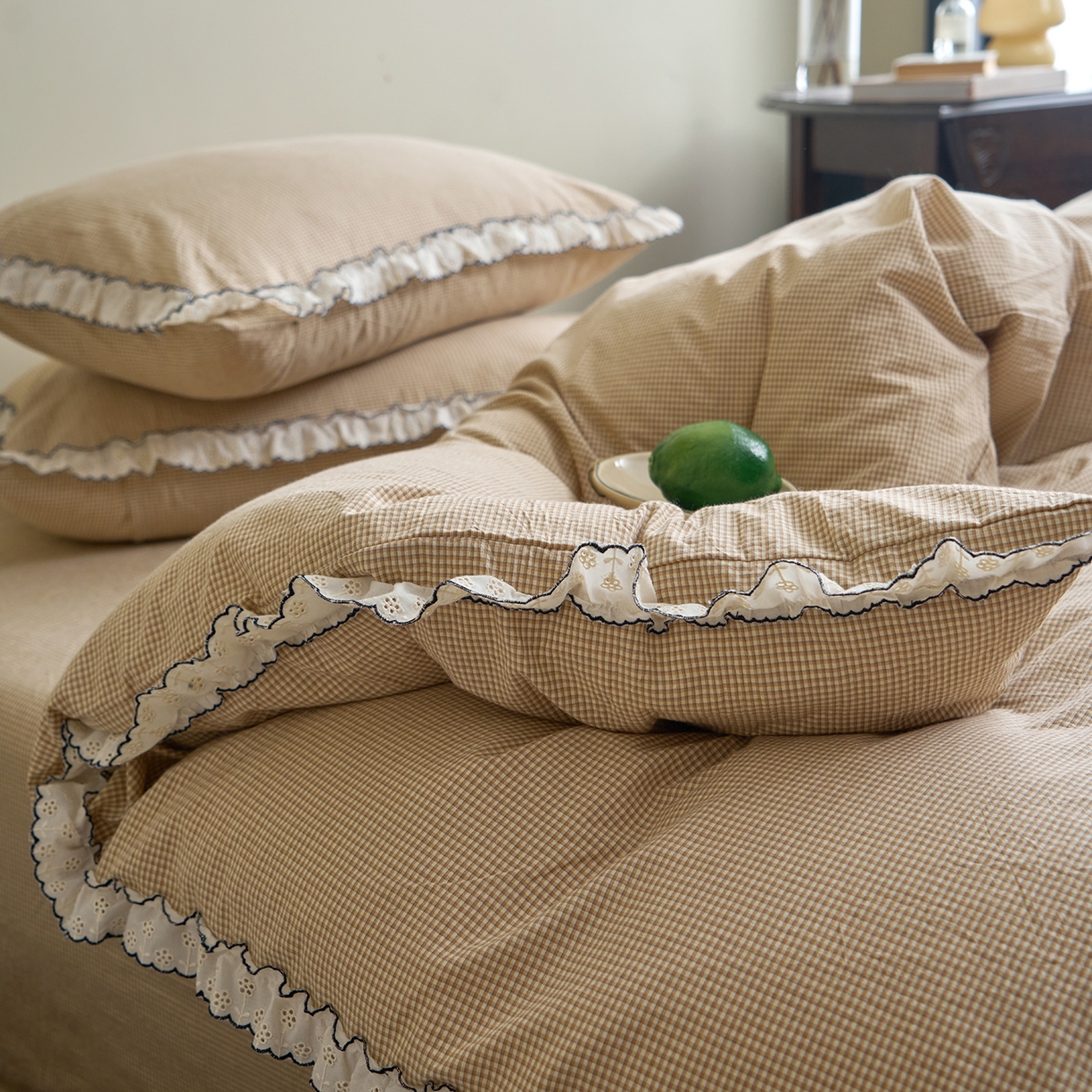 91家纺网 家纺一手货源 找家纺 洋铭区（原狠狠爱）2026新款色织水洗棉花边四件套系列 控价：控价劵后不得低于 178元/218元/238元 小米格·黄