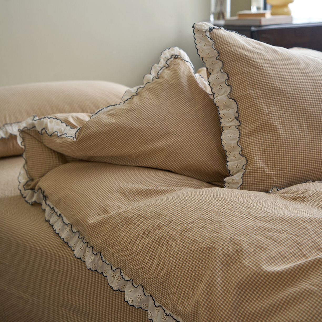 91家纺网 家纺一手货源 找家纺 洋铭区（原狠狠爱）2026新款色织水洗棉花边四件套系列 控价：控价劵后不得低于 178元/218元/238元 小米格·黄