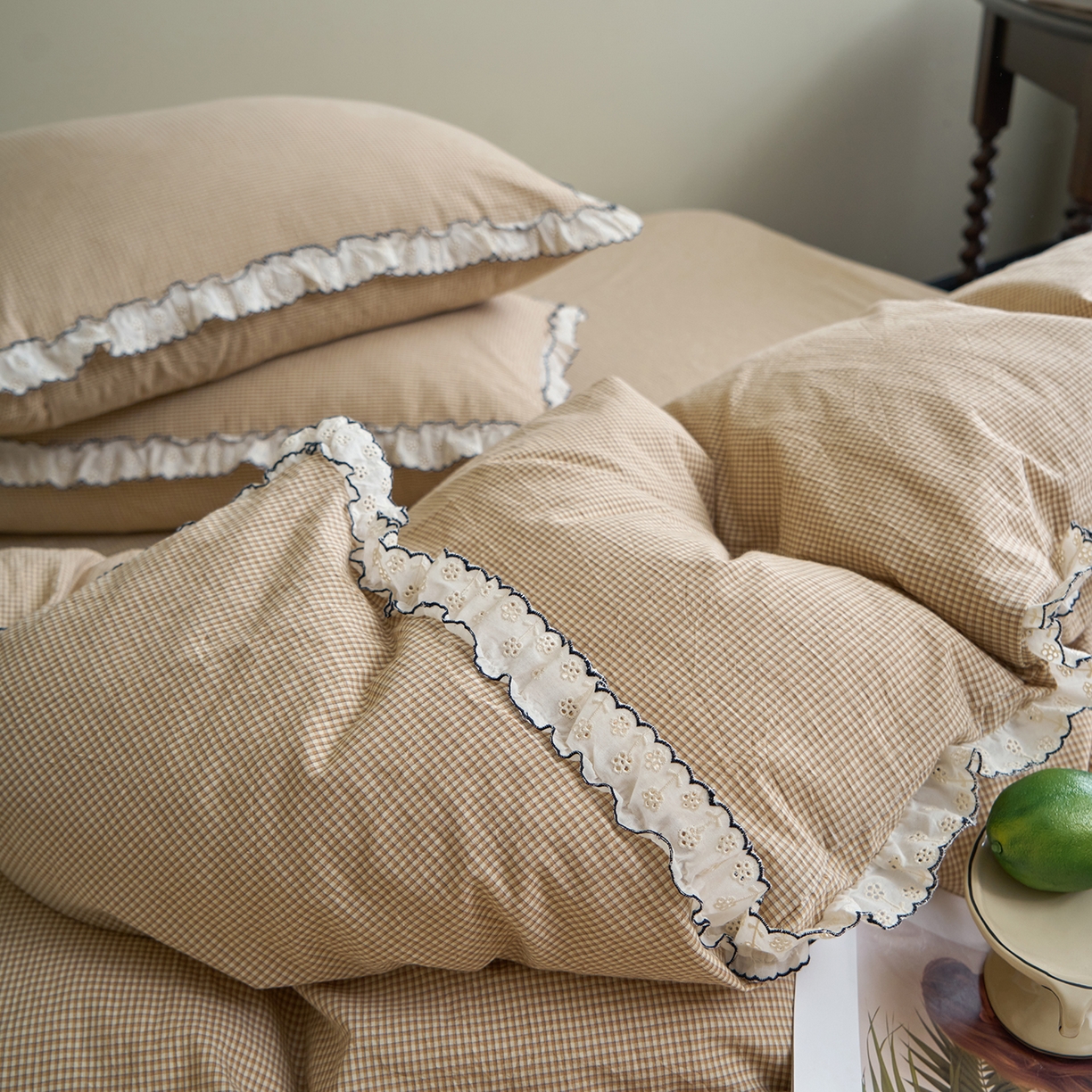 91家纺网 家纺一手货源 找家纺 洋铭区（原狠狠爱）2026新款色织水洗棉花边四件套系列 控价：控价劵后不得低于 178元/218元/238元 小米格·黄