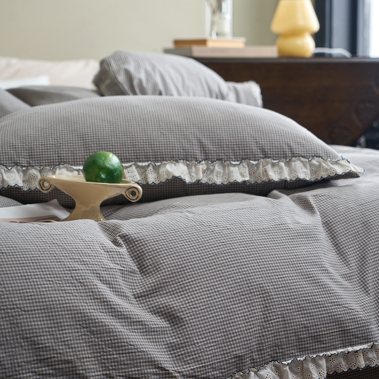 91家纺网 家纺一手货源 找家纺 洋铭区（原狠狠爱）2026新款色织水洗棉花边四件套系列 控价：控价劵后不得低于 178元/218元/238元 小米格·灰