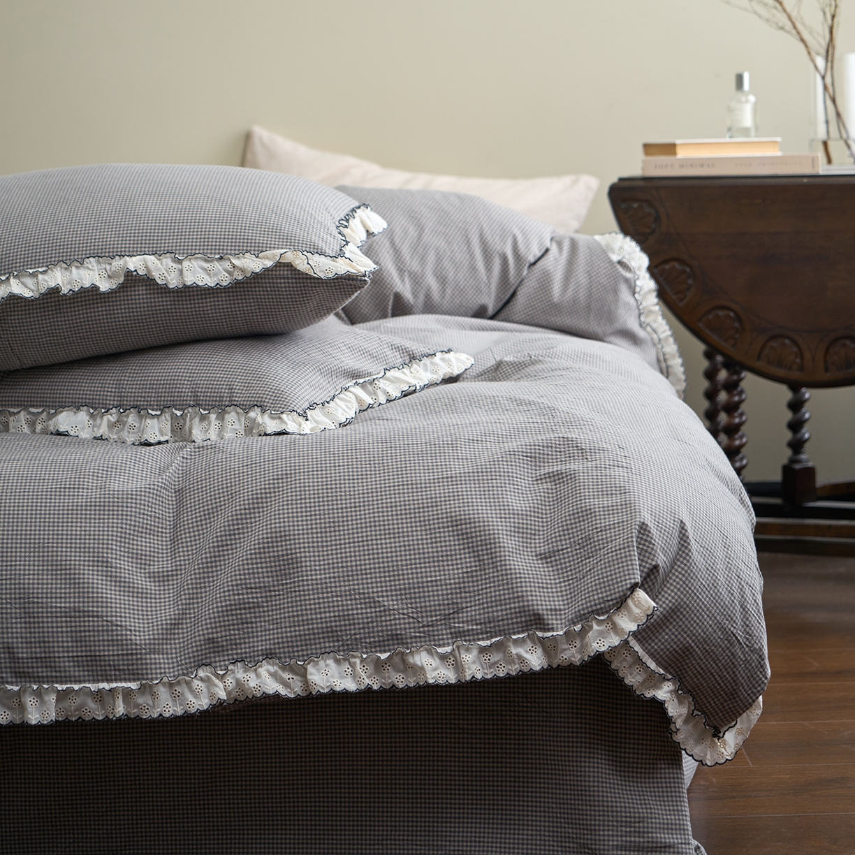 91家纺网 家纺一手货源 找家纺 洋铭区（原狠狠爱）2026新款色织水洗棉花边四件套系列 控价：控价劵后不得低于 178元/218元/238元 小米格·灰