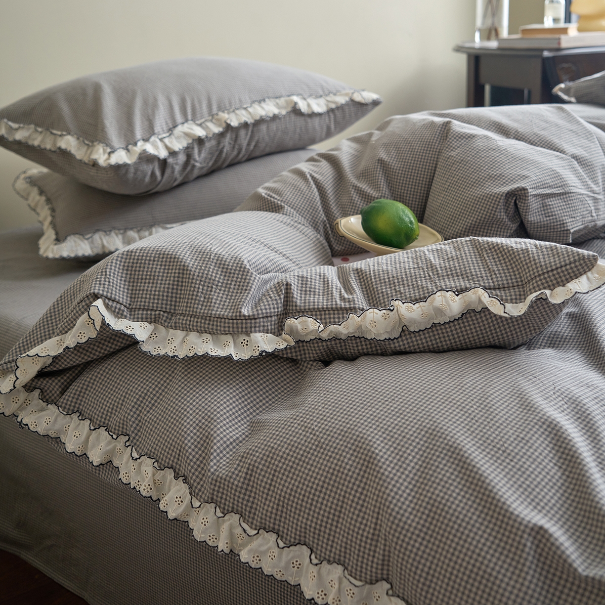 91家纺网 家纺一手货源 找家纺 洋铭区（原狠狠爱）2026新款色织水洗棉花边四件套系列 控价：控价劵后不得低于 178元/218元/238元 小米格·灰