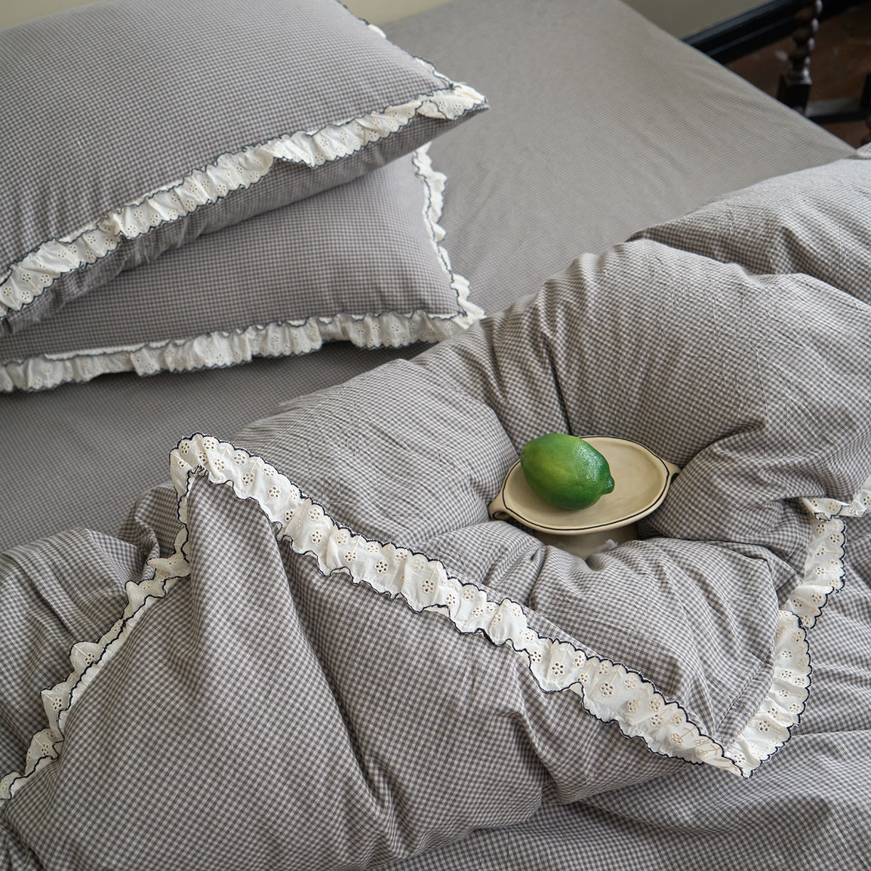 91家纺网 家纺一手货源 找家纺 洋铭区（原狠狠爱）2026新款色织水洗棉花边四件套系列 控价：控价劵后不得低于 178元/218元/238元 小米格·灰