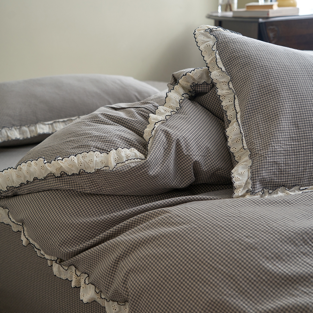 91家纺网 家纺一手货源 找家纺 洋铭区（原狠狠爱）2026新款色织水洗棉花边四件套系列 控价：控价劵后不得低于 178元/218元/238元 小米格·灰