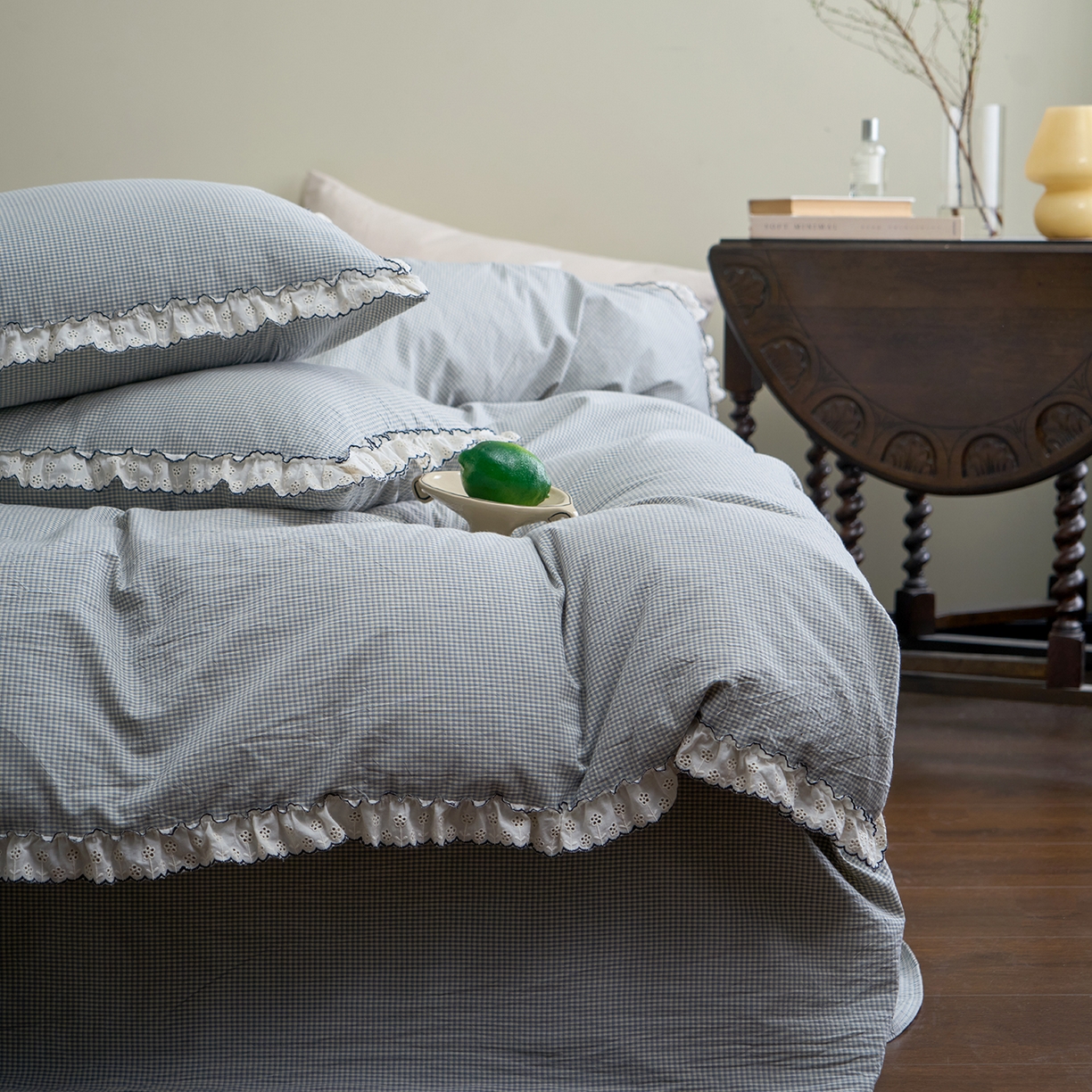 91家纺网 家纺一手货源 找家纺 洋铭区（原狠狠爱）2026新款色织水洗棉花边四件套系列 控价：控价劵后不得低于 178元/218元/238元 小米格·蓝