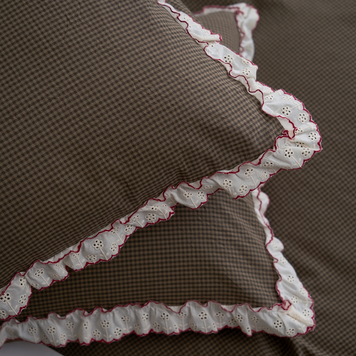 91家纺网 家纺一手货源 找家纺 洋铭区（原狠狠爱）2026新款色织水洗棉花边四件套系列 控价：控价劵后不得低于 178元/218元/238元 小米深咖格