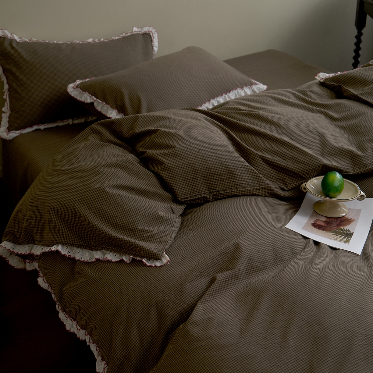 91家纺网 家纺一手货源 找家纺 洋铭区（原狠狠爱）2026新款色织水洗棉花边四件套系列 控价：控价劵后不得低于 178元/218元/238元 小米深咖格