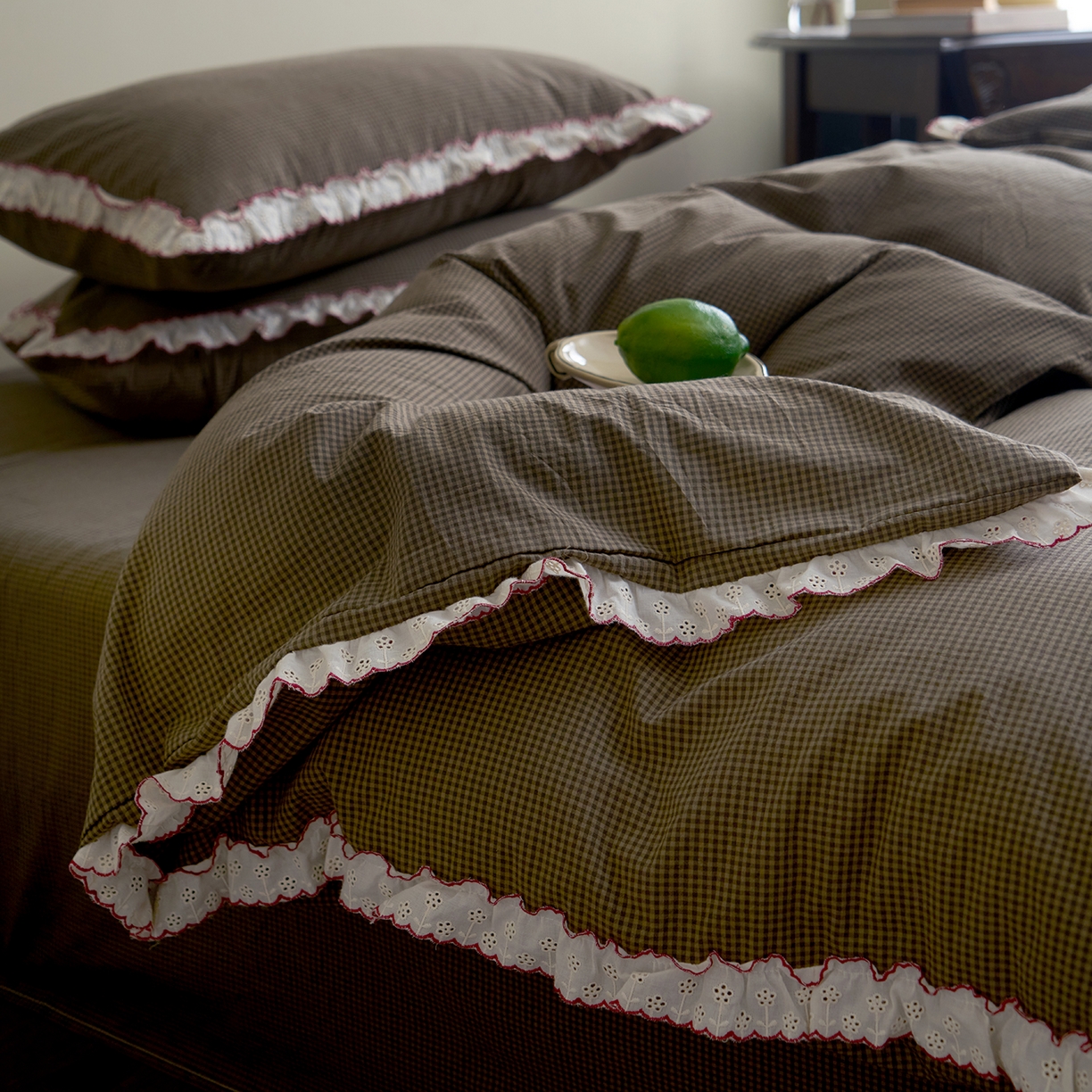 91家纺网 家纺一手货源 找家纺 洋铭区（原狠狠爱）2026新款色织水洗棉花边四件套系列 控价：控价劵后不得低于 178元/218元/238元 小米深咖格