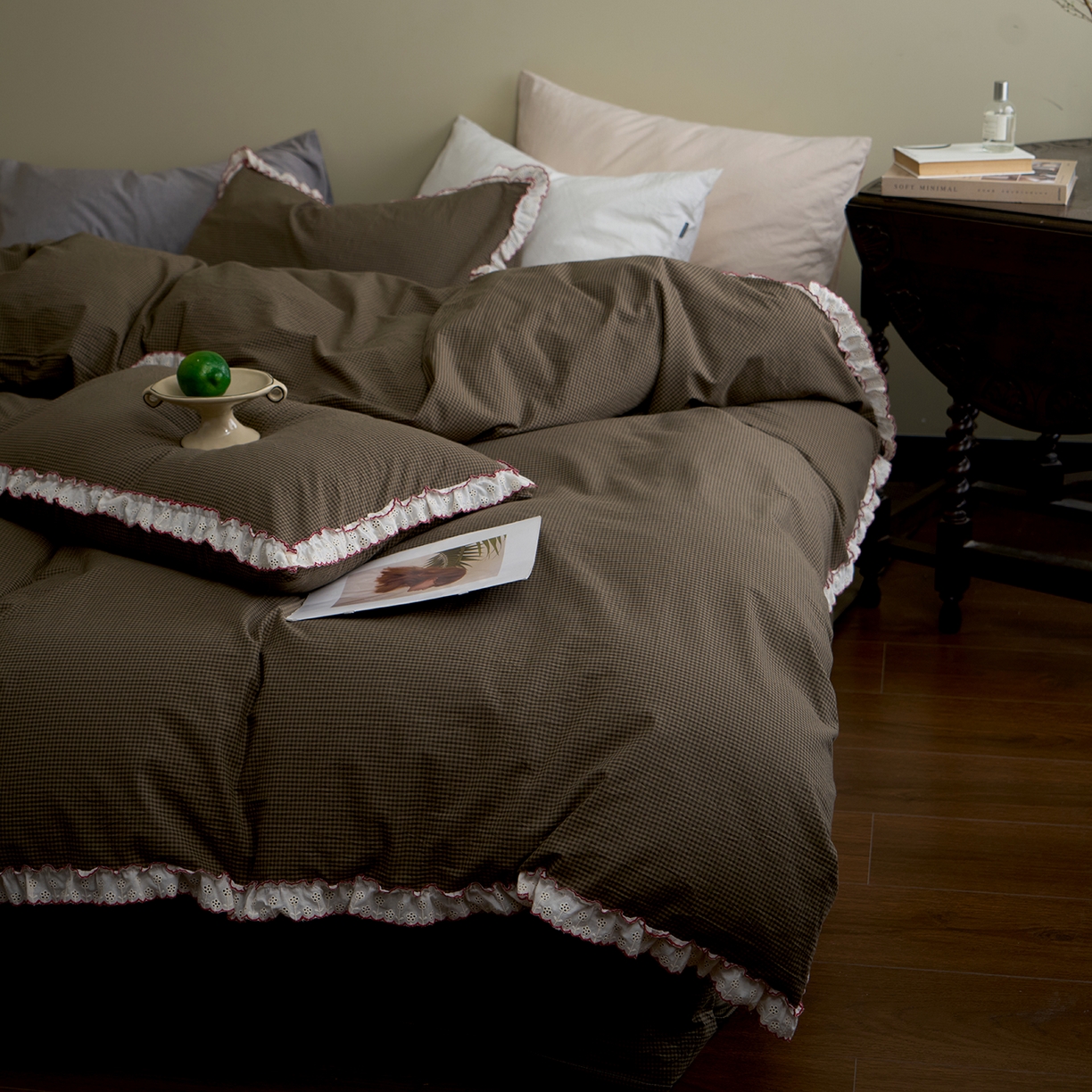 91家纺网 家纺一手货源 找家纺 洋铭区（原狠狠爱）2026新款色织水洗棉花边四件套系列 控价：控价劵后不得低于 178元/218元/238元 小米深咖格