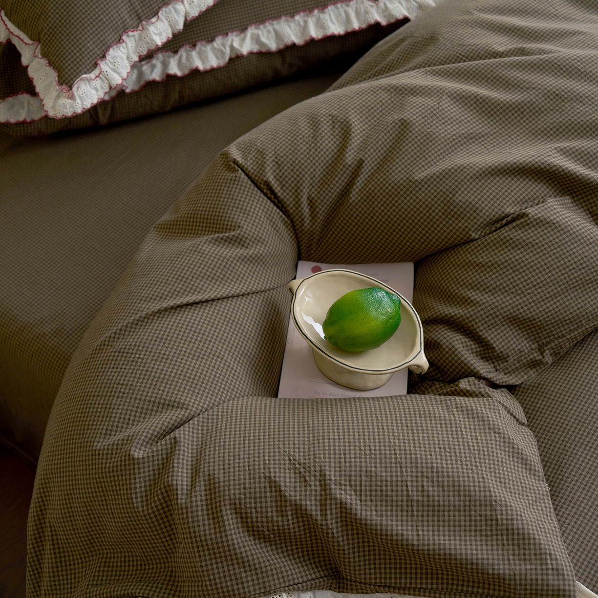 91家纺网 家纺一手货源 找家纺 洋铭区（原狠狠爱）2026新款色织水洗棉花边四件套系列 控价：控价劵后不得低于 178元/218元/238元 小米深咖格