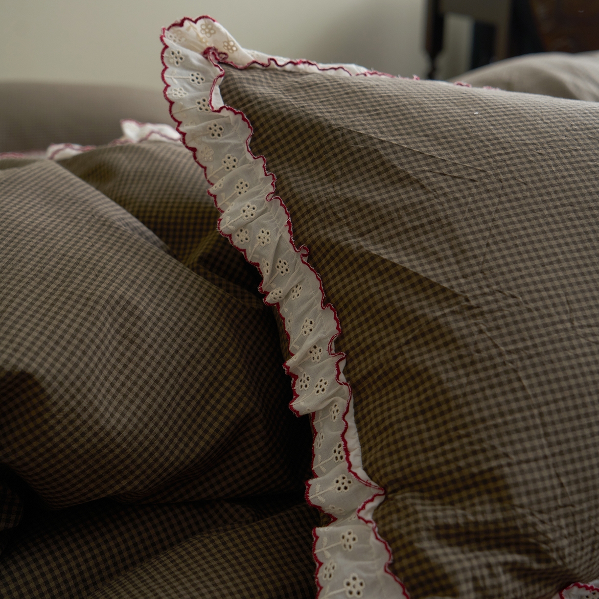 91家纺网 家纺一手货源 找家纺 洋铭区（原狠狠爱）2026新款色织水洗棉花边四件套系列 控价：控价劵后不得低于 178元/218元/238元 小米深咖格