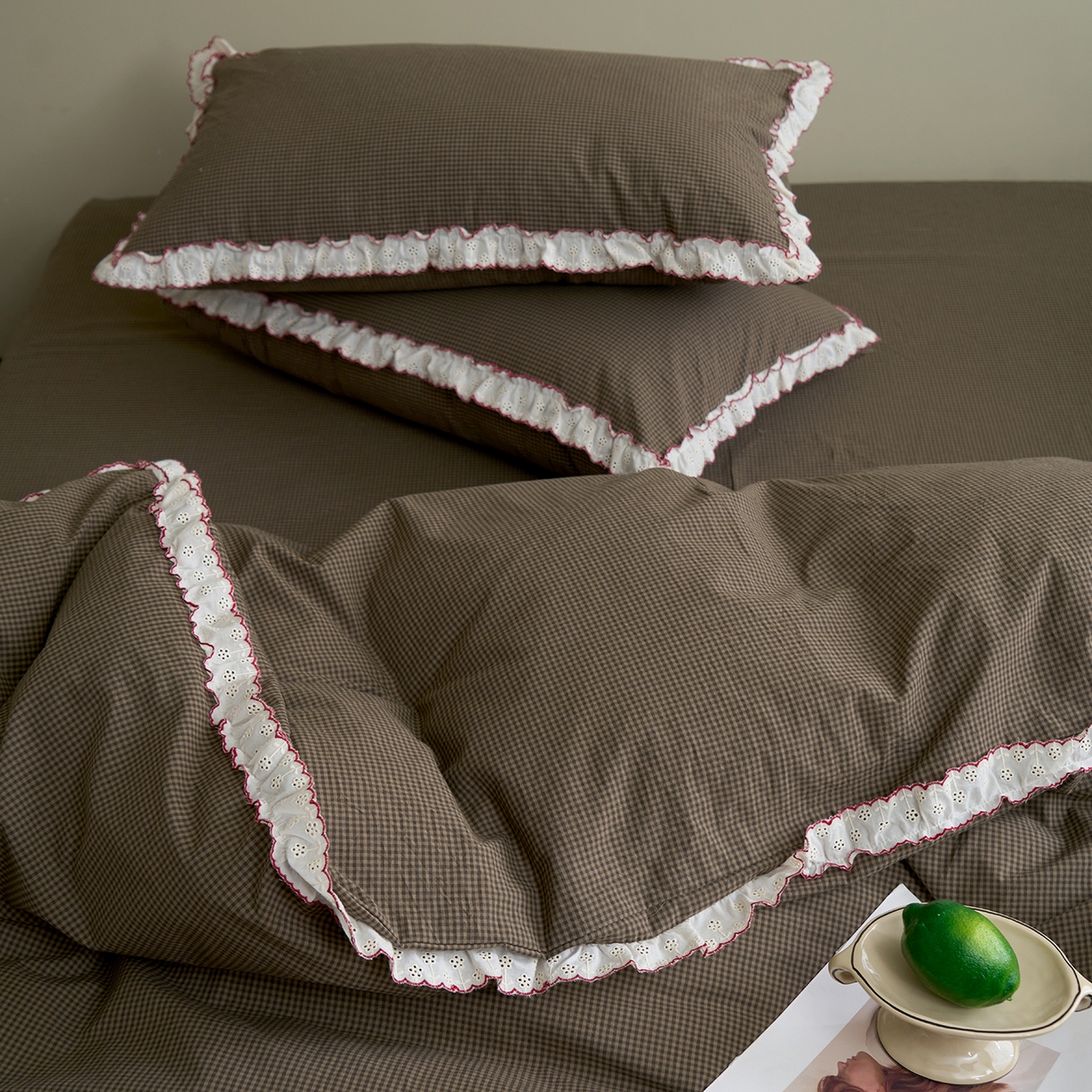 91家纺网 家纺一手货源 找家纺 洋铭区（原狠狠爱）2026新款色织水洗棉花边四件套系列 控价：控价劵后不得低于 178元/218元/238元 小米深咖格