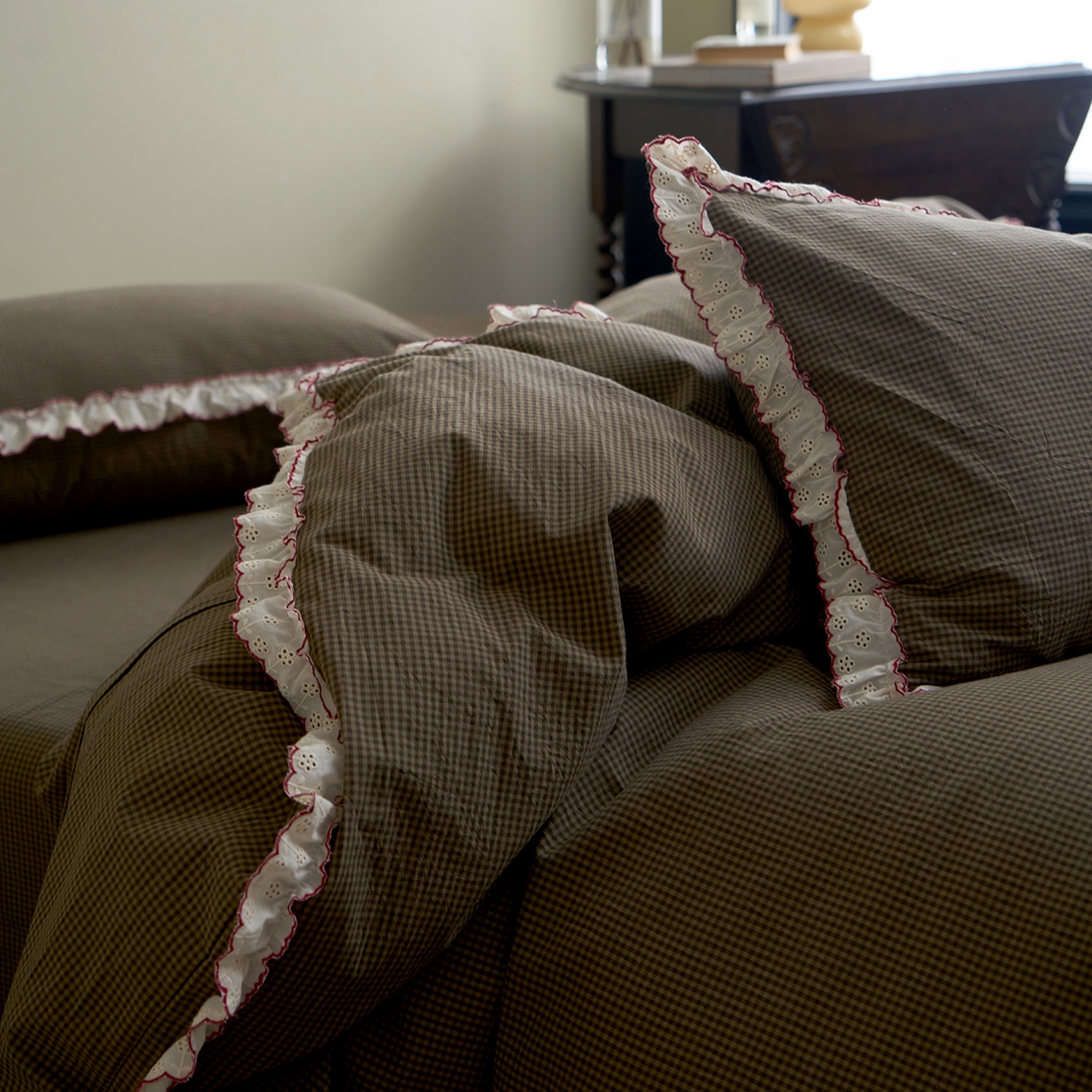 91家纺网 家纺一手货源 找家纺 洋铭区（原狠狠爱）2026新款色织水洗棉花边四件套系列 控价：控价劵后不得低于 178元/218元/238元 小米深咖格