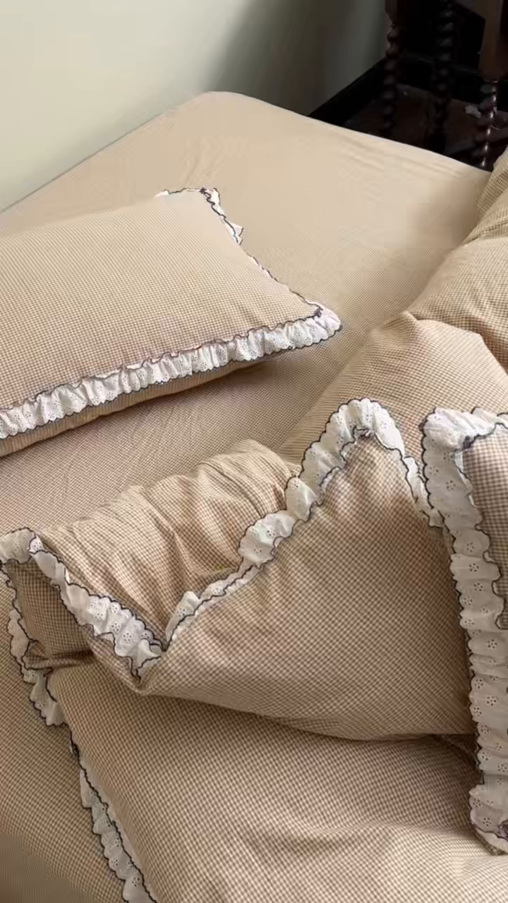 91家纺网 家纺一手货源 找家纺 洋铭区（原狠狠爱）2026新款色织水洗棉花边四件套系列 控价：控价劵后不得低于 178元/218元/238元 小米格·黄