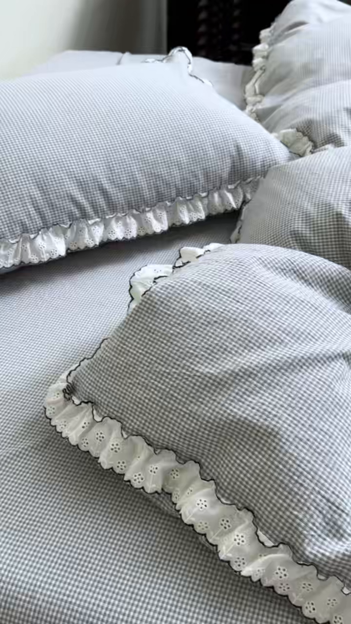 91家纺网 家纺一手货源 找家纺 洋铭区（原狠狠爱）2026新款色织水洗棉花边四件套系列 控价：控价劵后不得低于 178元/218元/238元 小米格·蓝