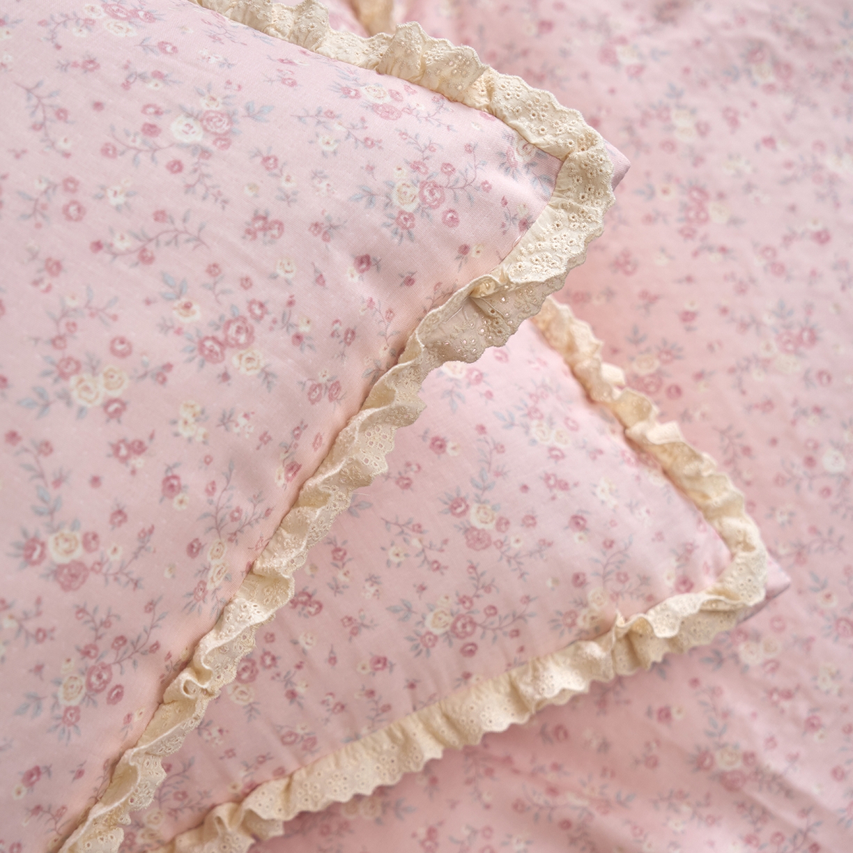 91家纺网 家纺一手货源 找家纺 洋铭区（原狠狠爱） 2026新款双层纱皱皱纱花边四件套系列 控价：控价劵后不得低于 198元/228元/248元 粉花仙子