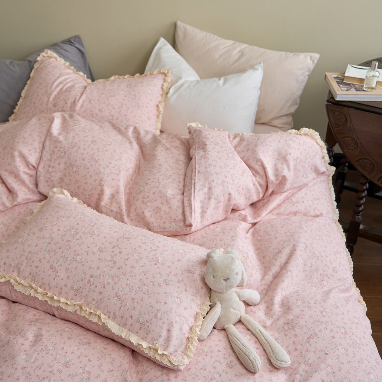 91家纺网 家纺一手货源 找家纺 洋铭区（原狠狠爱） 2026新款双层纱皱皱纱花边四件套系列 控价：控价劵后不得低于 198元/228元/248元 粉花仙子