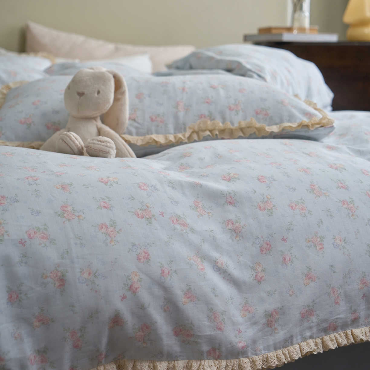 91家纺网 家纺一手货源 找家纺 洋铭区（原狠狠爱） 2026新款双层纱皱皱纱花边四件套系列 控价：控价劵后不得低于 198元/228元/248元 静野兰花