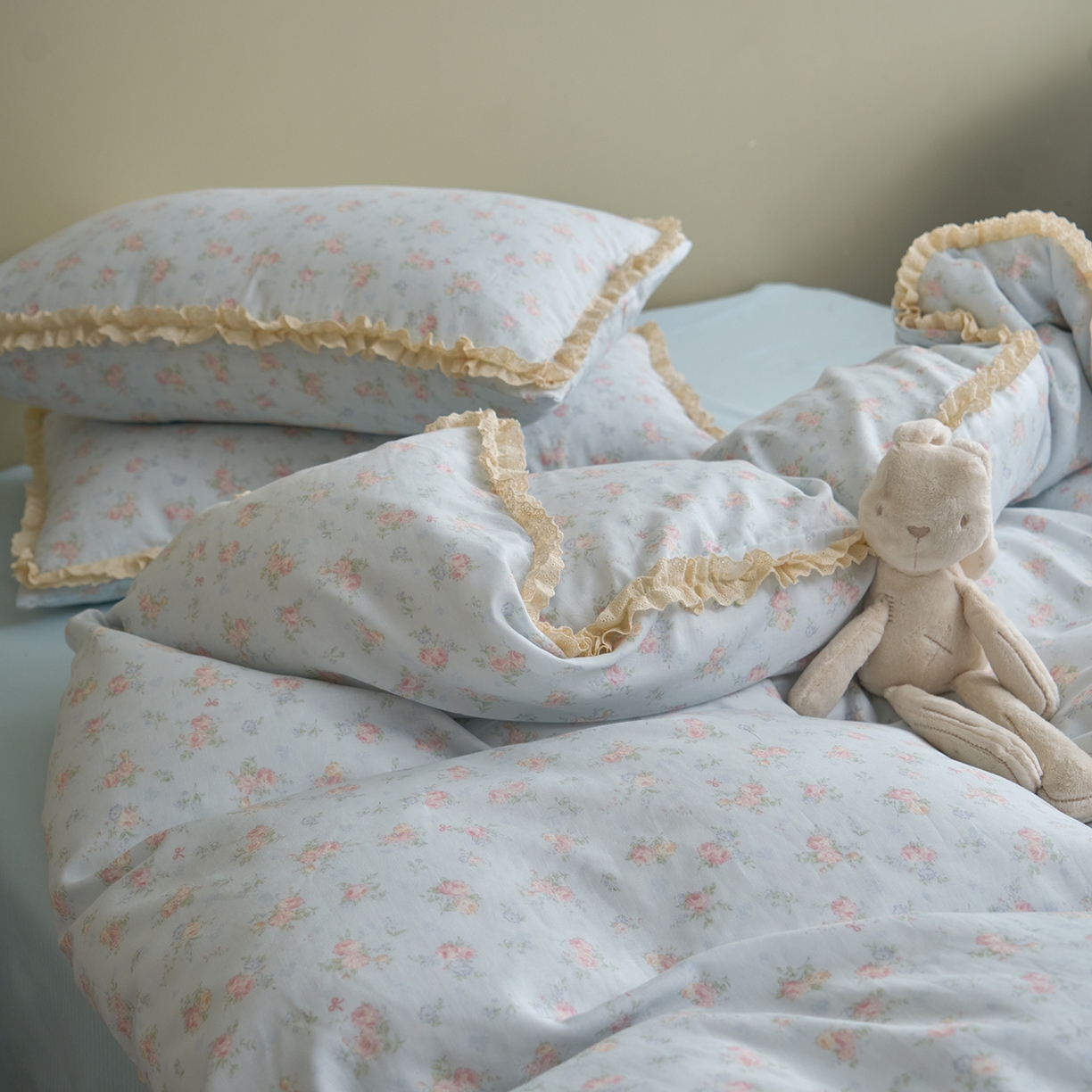 91家纺网 家纺一手货源 找家纺 洋铭区（原狠狠爱） 2026新款双层纱皱皱纱花边四件套系列 控价：控价劵后不得低于 198元/228元/248元 静野兰花