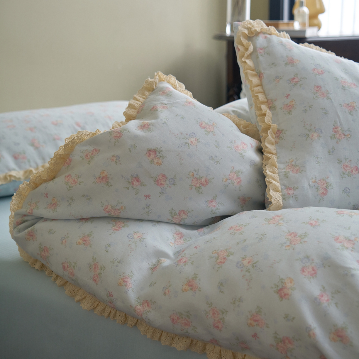 91家纺网 家纺一手货源 找家纺 洋铭区（原狠狠爱） 2026新款双层纱皱皱纱花边四件套系列 控价：控价劵后不得低于 198元/228元/248元 静野兰花