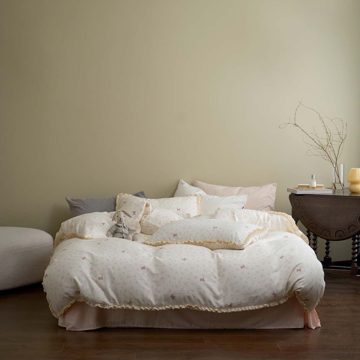 91家纺网 家纺一手货源 找家纺 洋铭区（原狠狠爱） 2026新款双层纱皱皱纱花边四件套系列 控价：控价劵后不得低于 198元/228元/248元 奶粉小熊