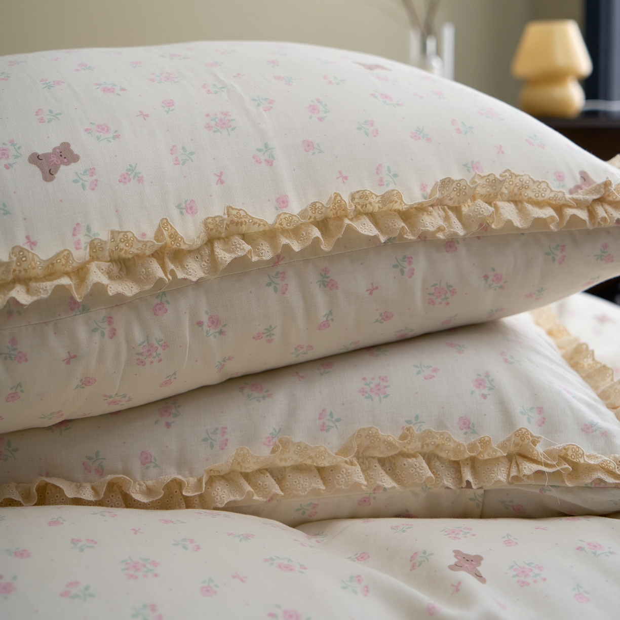 91家纺网 家纺一手货源 找家纺 洋铭区（原狠狠爱） 2026新款双层纱皱皱纱花边四件套系列 控价：控价劵后不得低于 198元/228元/248元 奶粉小熊