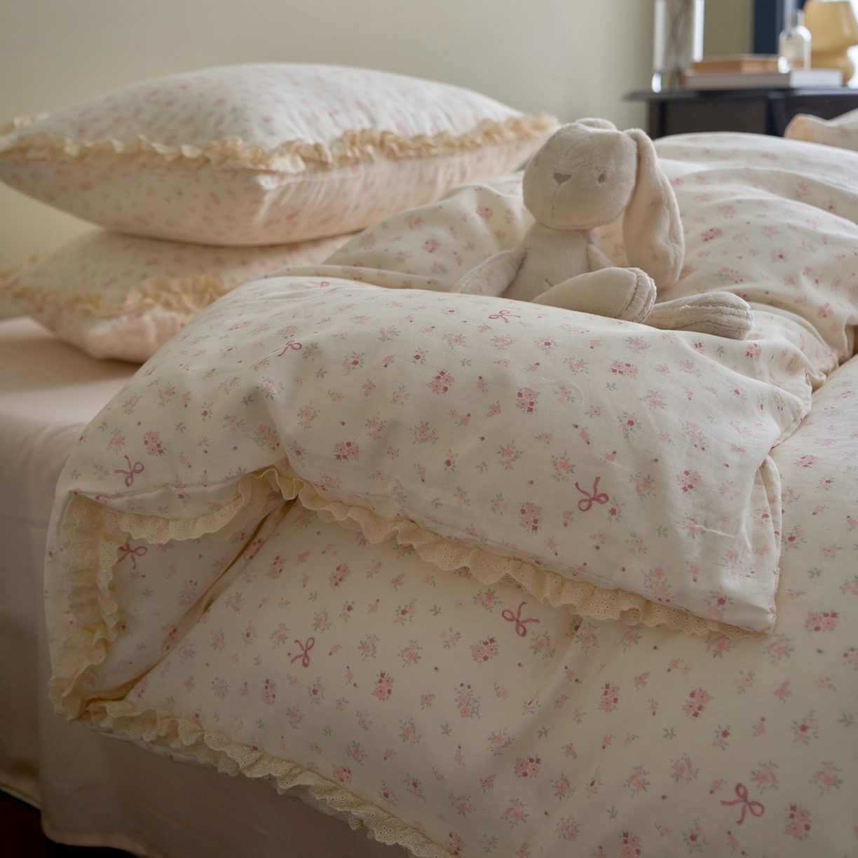 91家纺网 家纺一手货源 找家纺 洋铭区（原狠狠爱） 2026新款双层纱皱皱纱花边四件套系列 控价：控价劵后不得低于 198元/228元/248元 柔蜜粉花