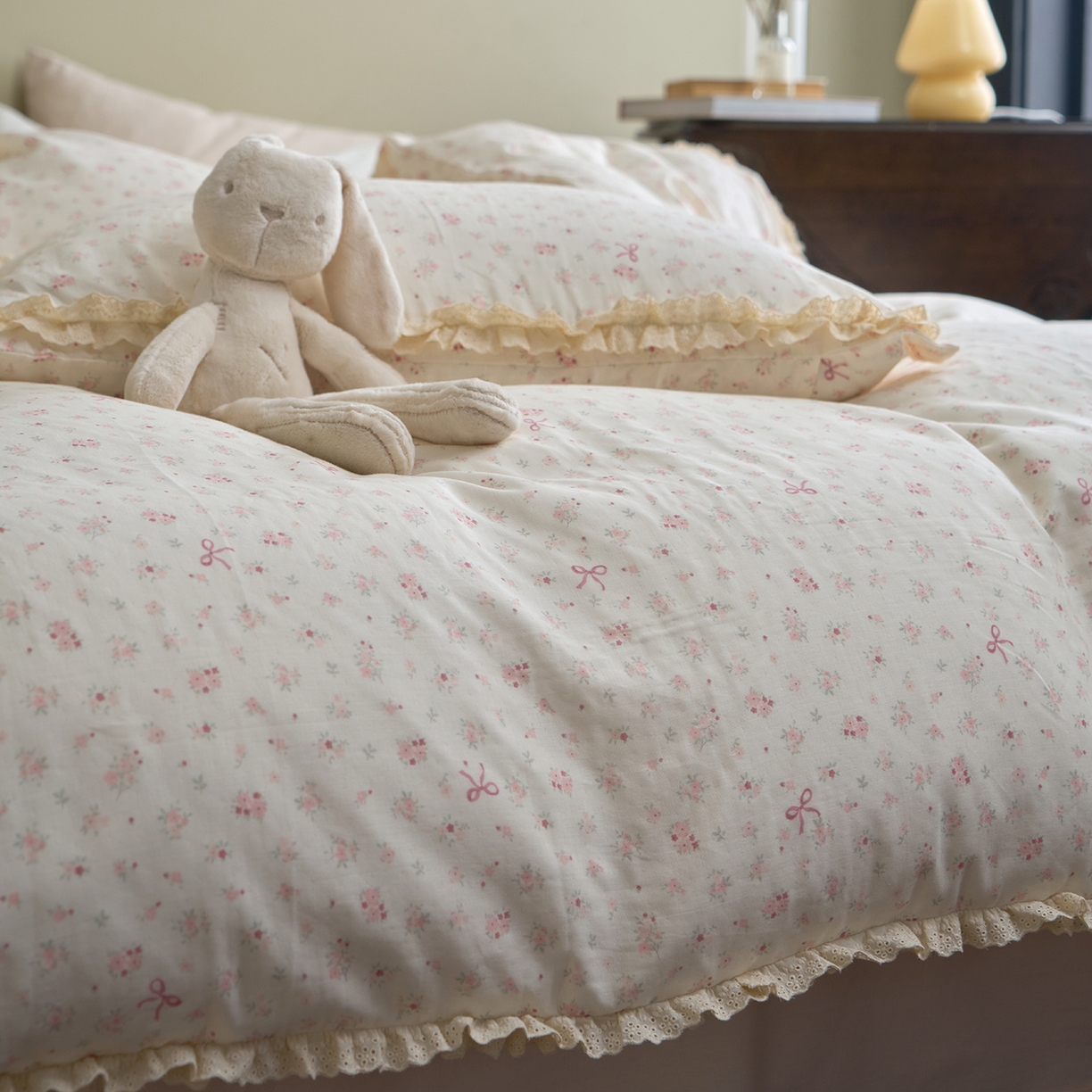 91家纺网 家纺一手货源 找家纺 洋铭区（原狠狠爱） 2026新款双层纱皱皱纱花边四件套系列 控价：控价劵后不得低于 198元/228元/248元 柔蜜粉花