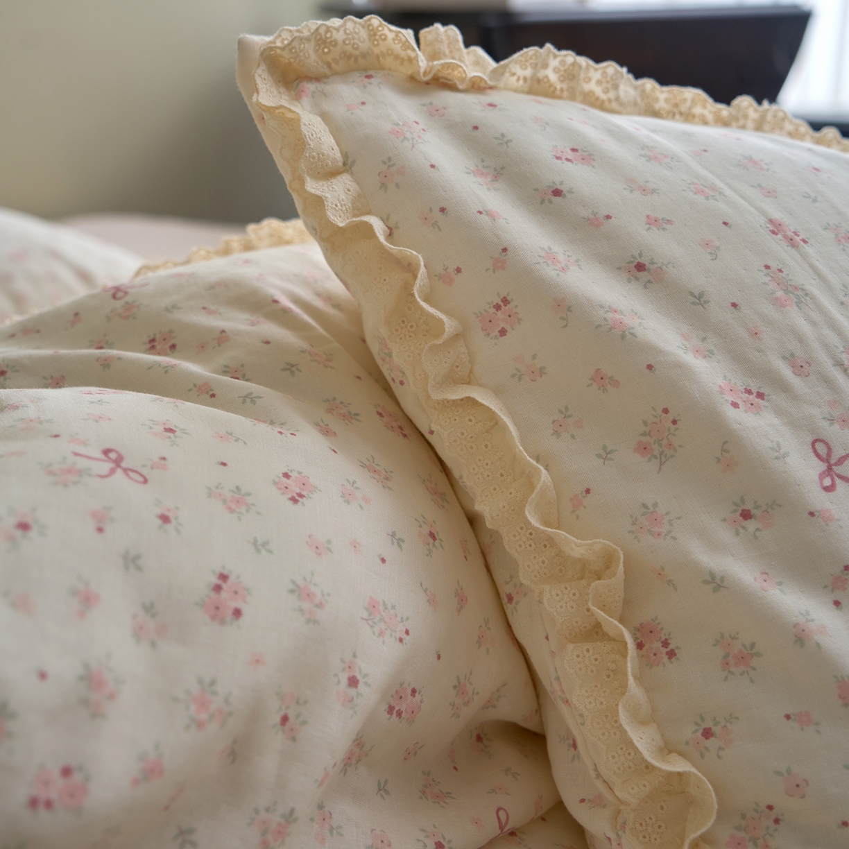 91家纺网 家纺一手货源 找家纺 洋铭区（原狠狠爱） 2026新款双层纱皱皱纱花边四件套系列 控价：控价劵后不得低于 198元/228元/248元 柔蜜粉花