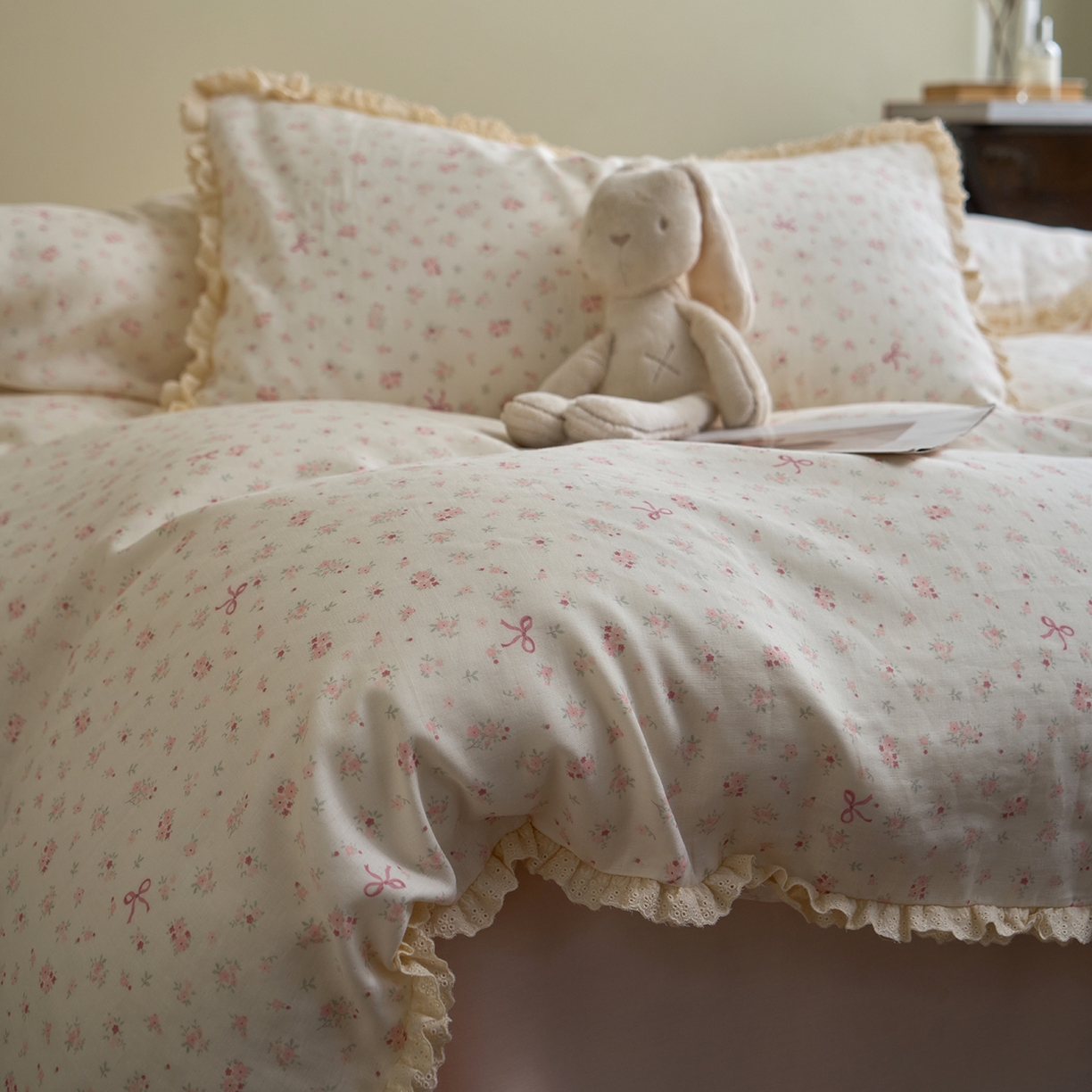 91家纺网 家纺一手货源 找家纺 洋铭区（原狠狠爱） 2026新款双层纱皱皱纱花边四件套系列 控价：控价劵后不得低于 198元/228元/248元 柔蜜粉花