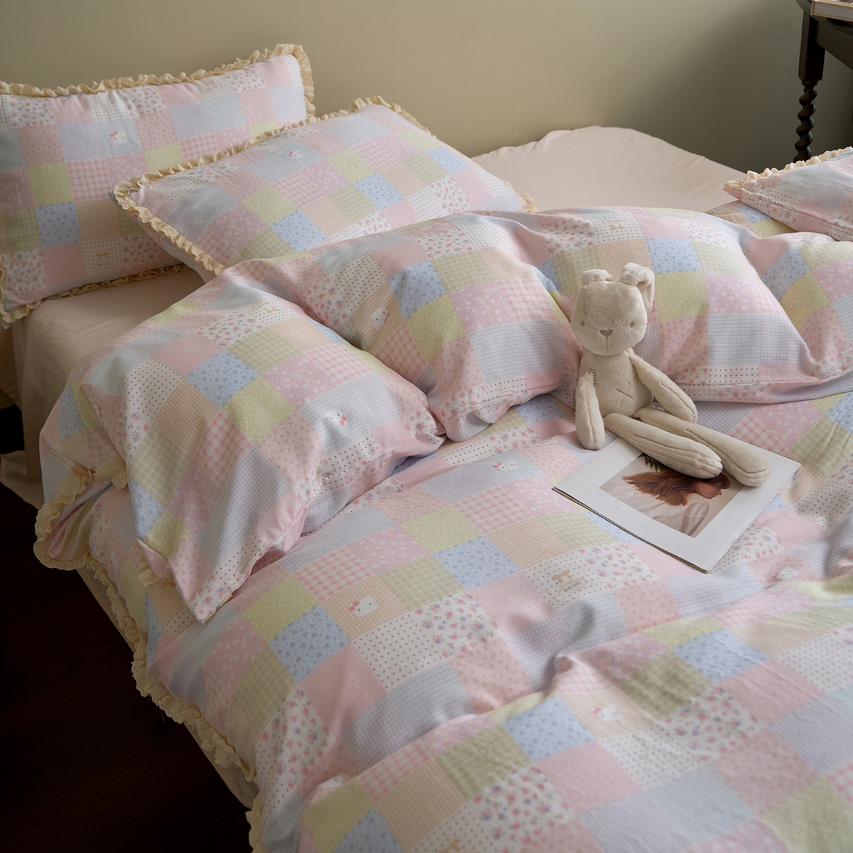 91家纺网 家纺一手货源 找家纺 洋铭区（原狠狠爱） 2026新款双层纱皱皱纱花边四件套系列 控价：控价劵后不得低于 198元/228元/248元 小猫咪