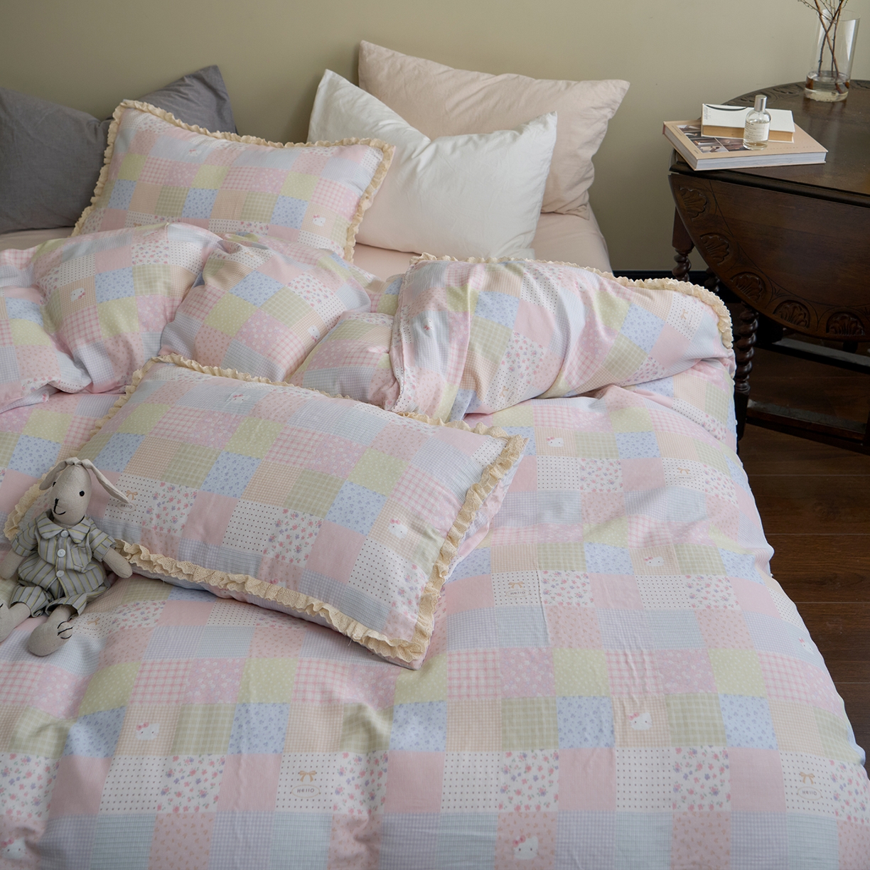 91家纺网 家纺一手货源 找家纺 洋铭区（原狠狠爱） 2026新款双层纱皱皱纱花边四件套系列 控价：控价劵后不得低于 198元/228元/248元 小猫咪