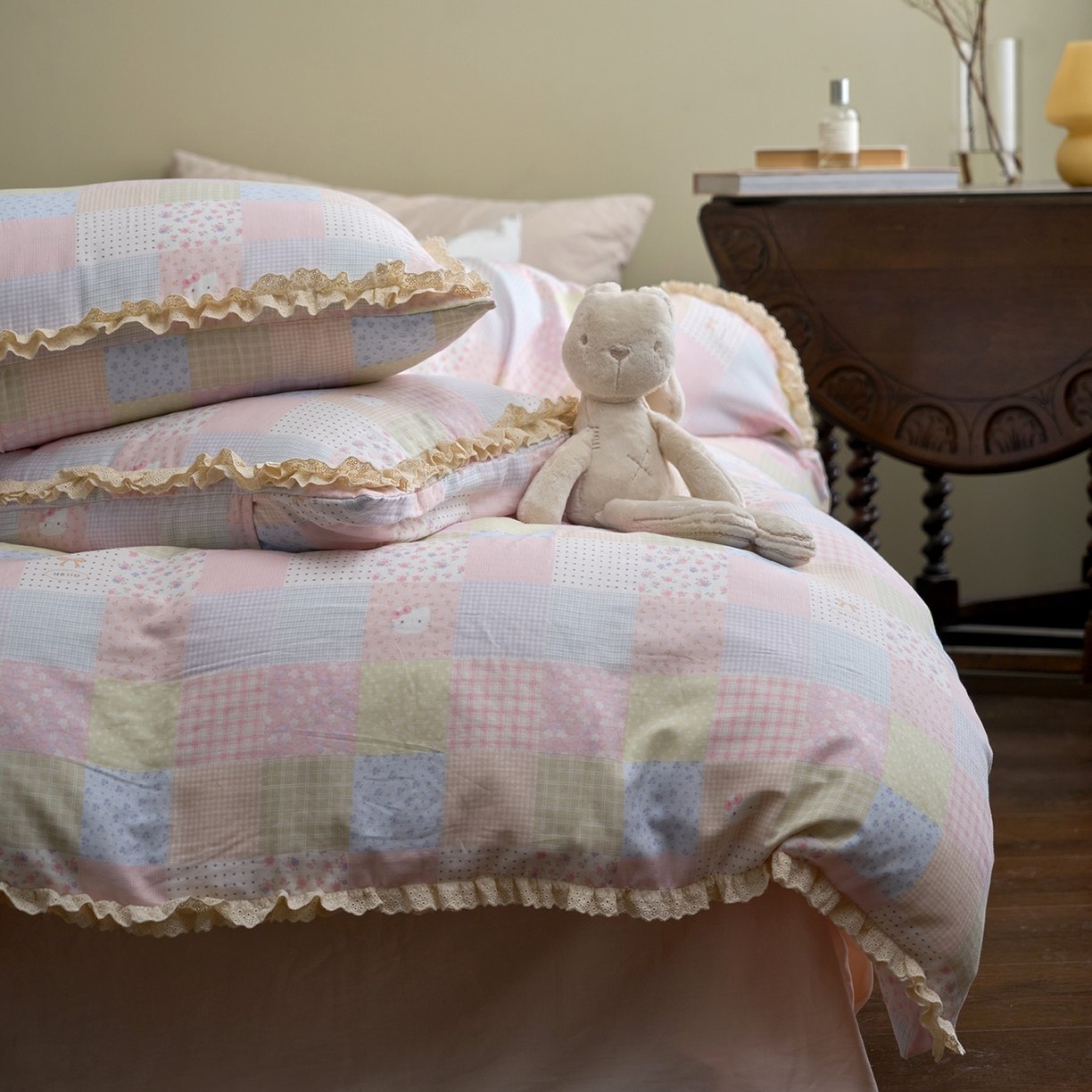 91家纺网 家纺一手货源 找家纺 洋铭区（原狠狠爱） 2026新款双层纱皱皱纱花边四件套系列 控价：控价劵后不得低于 198元/228元/248元 小猫咪