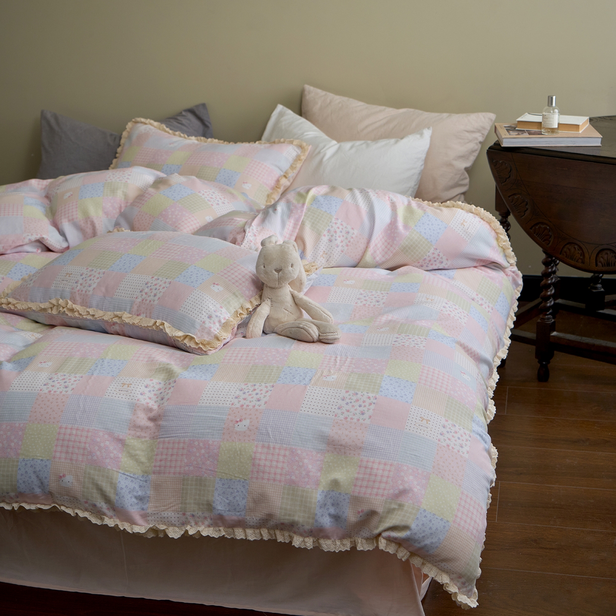 91家纺网 家纺一手货源 找家纺 洋铭区（原狠狠爱） 2026新款双层纱皱皱纱花边四件套系列 控价：控价劵后不得低于 198元/228元/248元 小猫咪