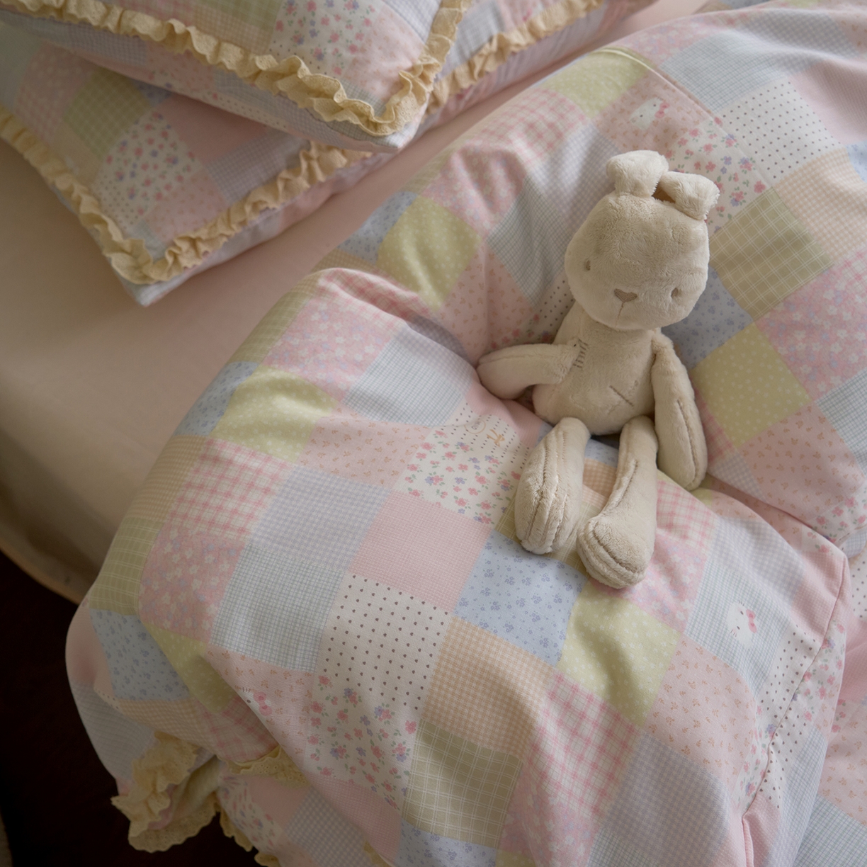 91家纺网 家纺一手货源 找家纺 洋铭区（原狠狠爱） 2026新款双层纱皱皱纱花边四件套系列 控价：控价劵后不得低于 198元/228元/248元 小猫咪