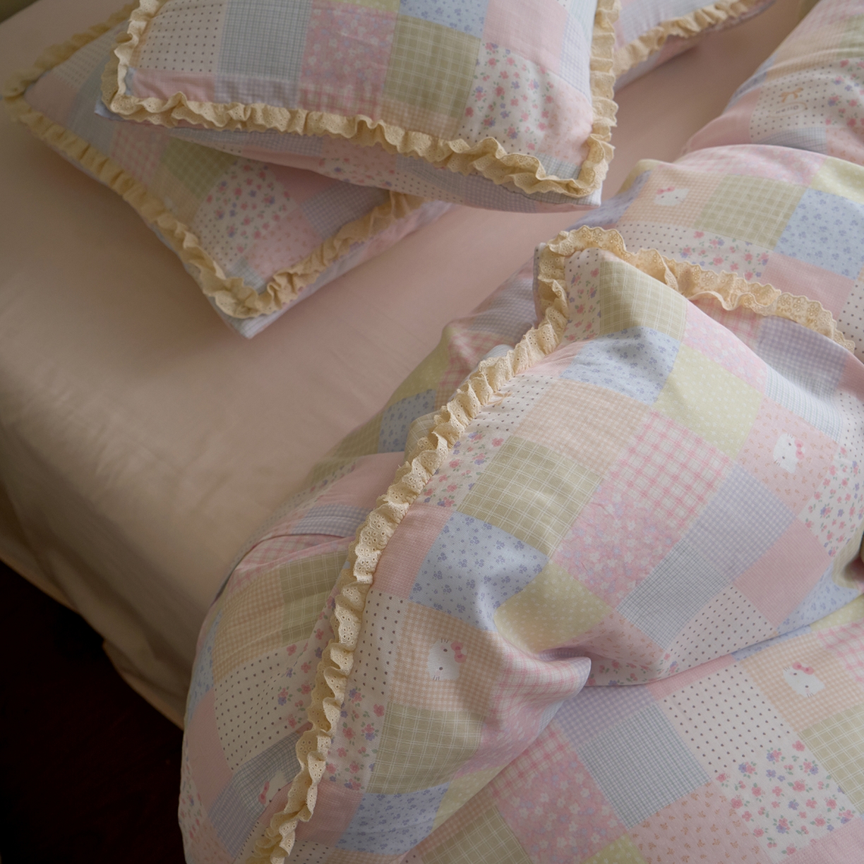 91家纺网 家纺一手货源 找家纺 洋铭区（原狠狠爱） 2026新款双层纱皱皱纱花边四件套系列 控价：控价劵后不得低于 198元/228元/248元 小猫咪