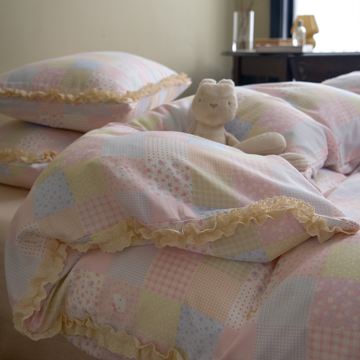 91家纺网 家纺一手货源 找家纺 洋铭区（原狠狠爱） 2026新款双层纱皱皱纱花边四件套系列 控价：控价劵后不得低于 198元/228元/248元 小猫咪