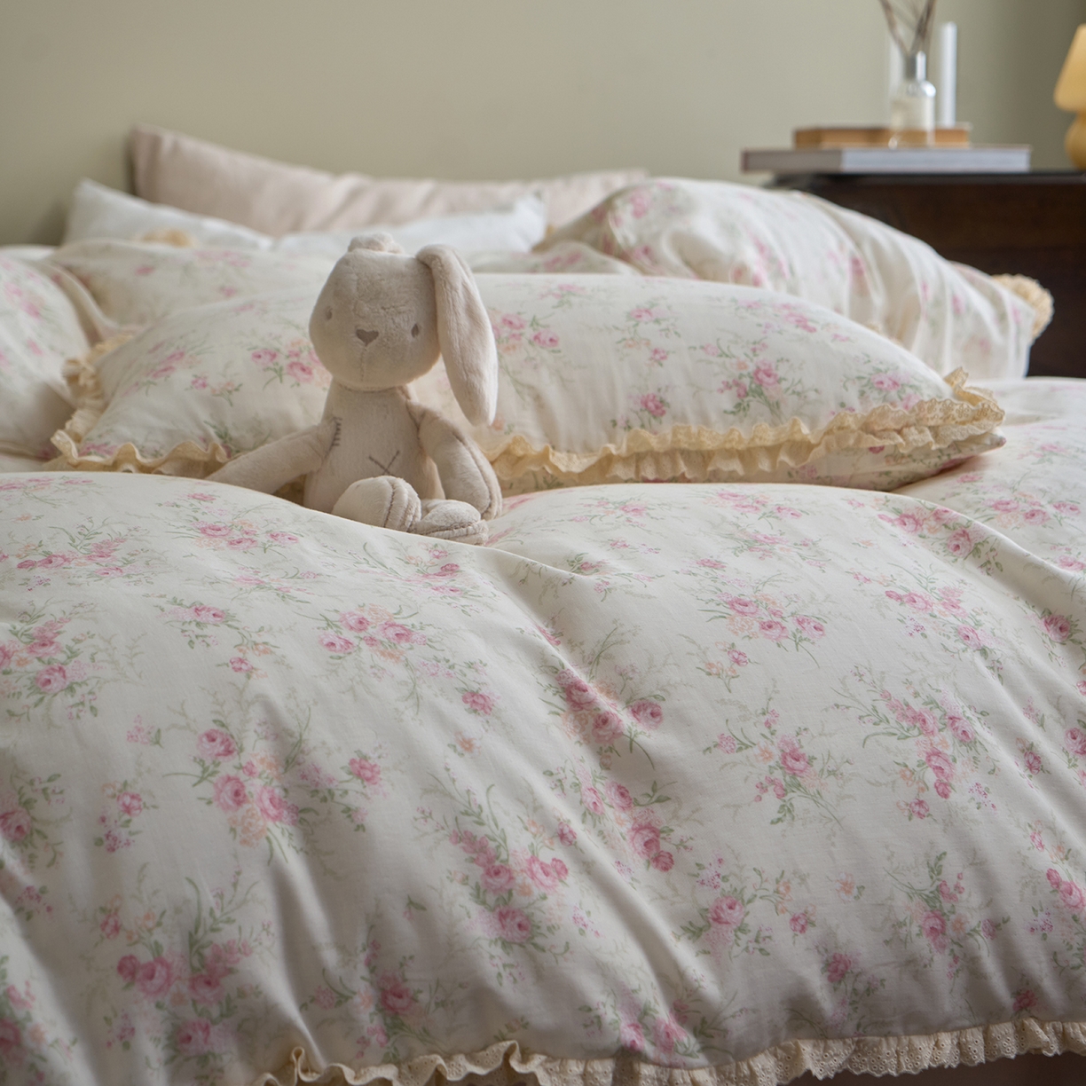 91家纺网 家纺一手货源 找家纺 洋铭区（原狠狠爱） 2026新款双层纱皱皱纱花边四件套系列 控价：控价劵后不得低于 198元/228元/248元 樱花物语