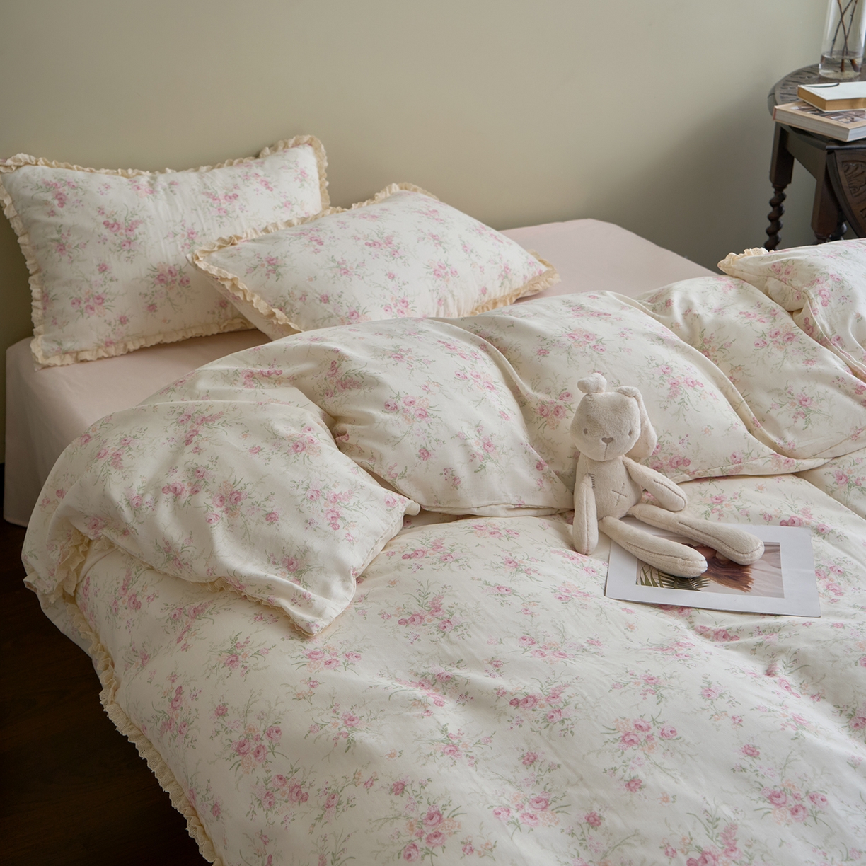 91家纺网 家纺一手货源 找家纺 洋铭区（原狠狠爱） 2026新款双层纱皱皱纱花边四件套系列 控价：控价劵后不得低于 198元/228元/248元 樱花物语