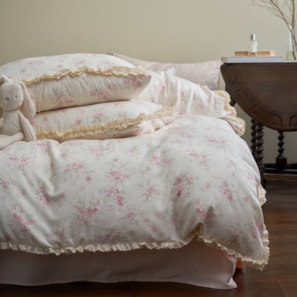 91家纺网 家纺一手货源 找家纺 洋铭区（原狠狠爱） 2026新款双层纱皱皱纱花边四件套系列 控价：控价劵后不得低于 198元/228元/248元 樱花物语