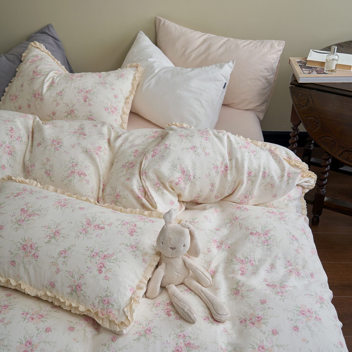 91家纺网 家纺一手货源 找家纺 洋铭区（原狠狠爱） 2026新款双层纱皱皱纱花边四件套系列 控价：控价劵后不得低于 198元/228元/248元 樱花物语