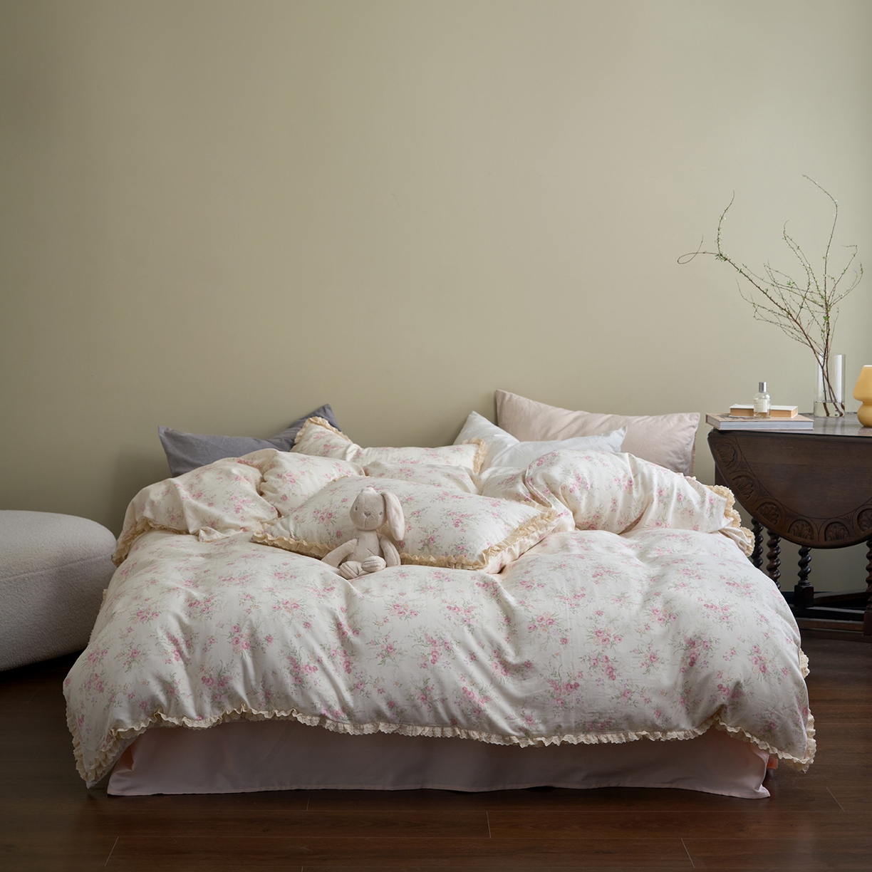 91家纺网 家纺一手货源 找家纺 洋铭区（原狠狠爱） 2026新款双层纱皱皱纱花边四件套系列 控价：控价劵后不得低于 198元/228元/248元 樱花物语