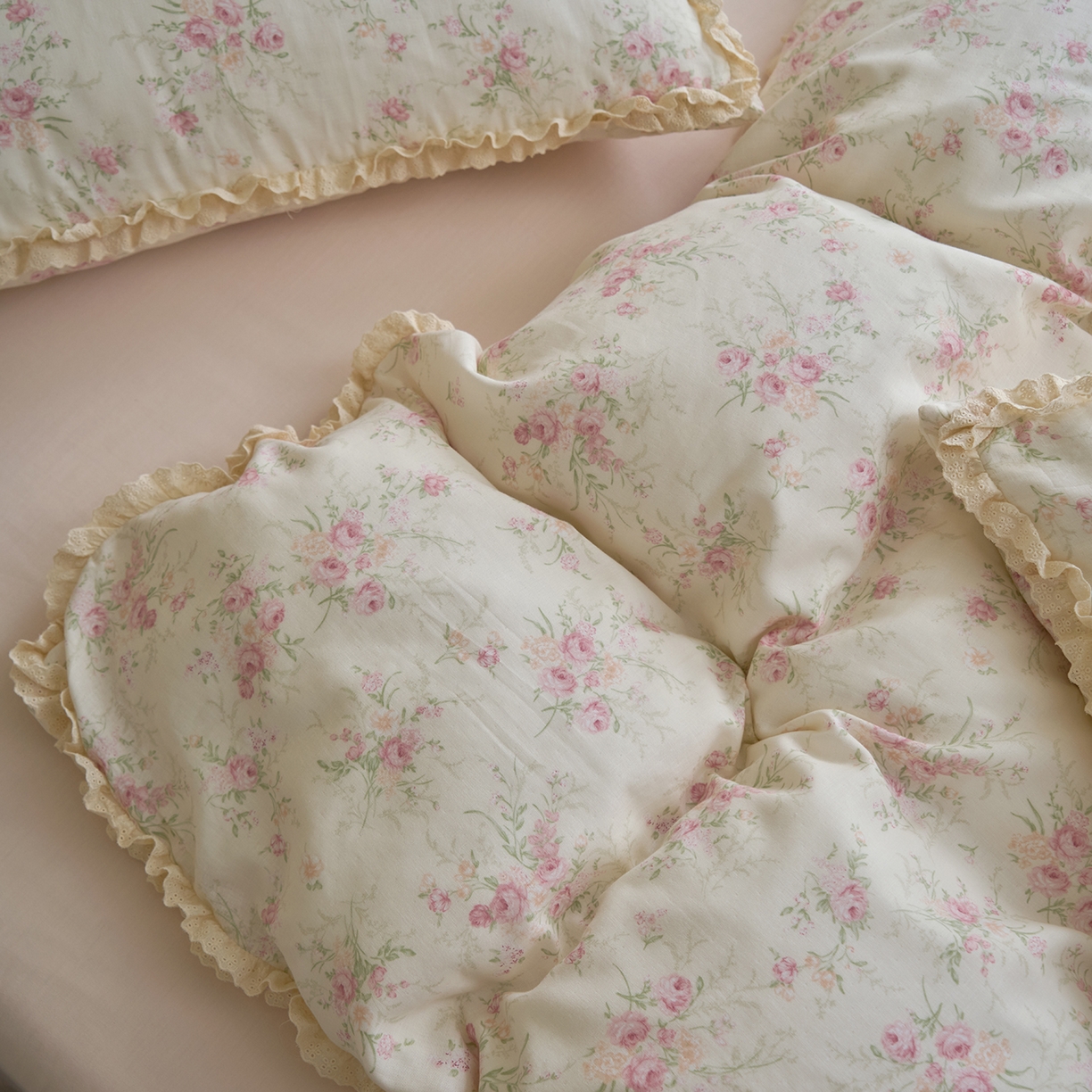 91家纺网 家纺一手货源 找家纺 洋铭区（原狠狠爱） 2026新款双层纱皱皱纱花边四件套系列 控价：控价劵后不得低于 198元/228元/248元 樱花物语