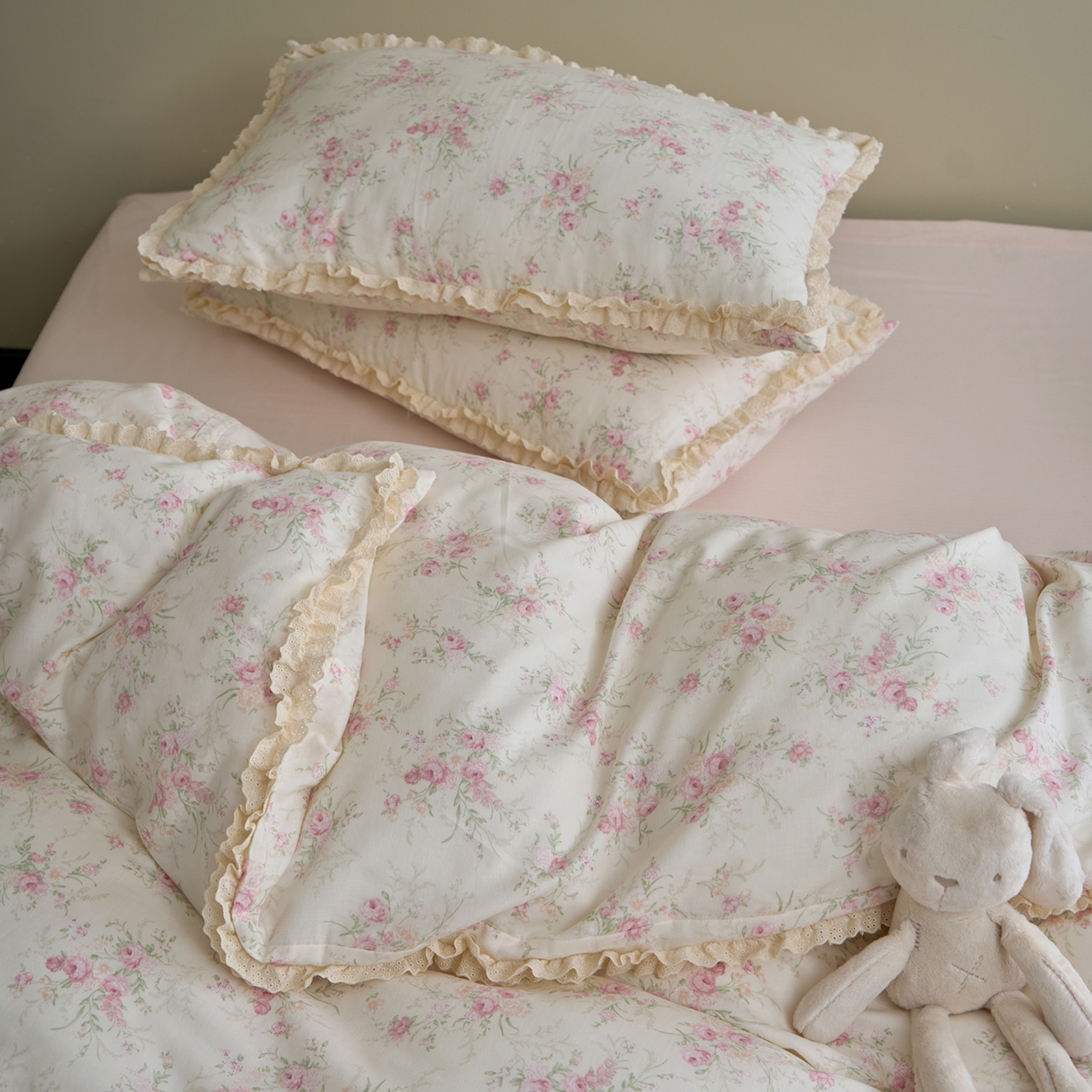 91家纺网 家纺一手货源 找家纺 洋铭区（原狠狠爱） 2026新款双层纱皱皱纱花边四件套系列 控价：控价劵后不得低于 198元/228元/248元 樱花物语