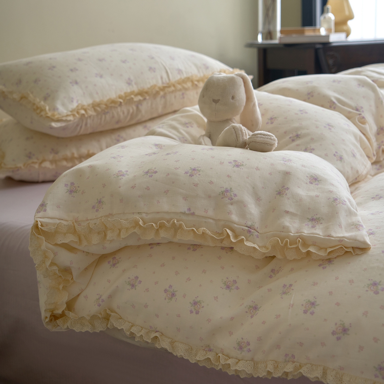 91家纺网 家纺一手货源 找家纺 洋铭区（原狠狠爱） 2026新款双层纱皱皱纱花边四件套系列 控价：控价劵后不得低于 198元/228元/248元 紫丁香花