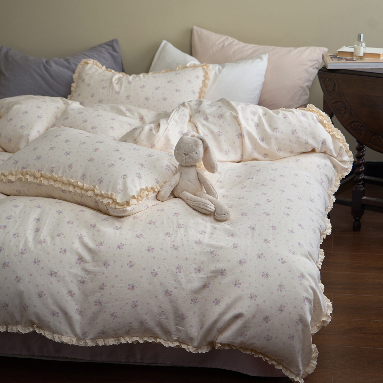 91家纺网 家纺一手货源 找家纺 洋铭区（原狠狠爱） 2026新款双层纱皱皱纱花边四件套系列 控价：控价劵后不得低于 198元/228元/248元 紫丁香花