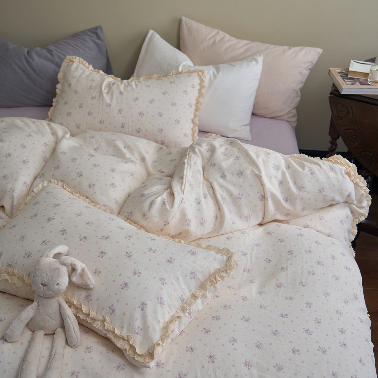 91家纺网 家纺一手货源 找家纺 洋铭区（原狠狠爱） 2026新款双层纱皱皱纱花边四件套系列 控价：控价劵后不得低于 198元/228元/248元 紫丁香花